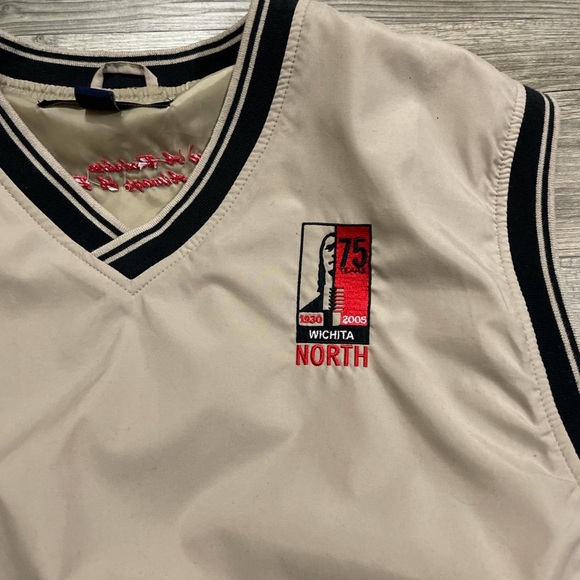 Tan vest - Picture 2 of 4